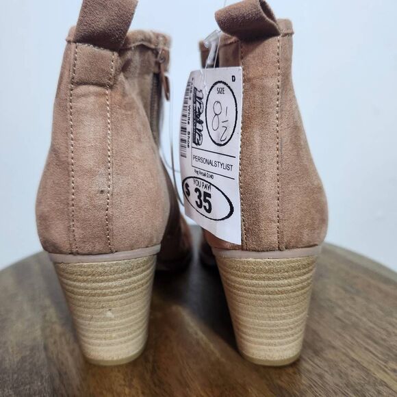 Dolce Vita DV8 Tan Perforated Faux Suede Ankle Boots NWOT Size 8.5 - Picture 8 of 11